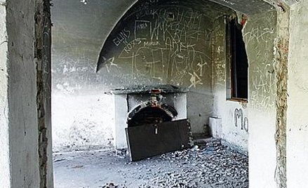 Fort Bema to część dawnej Twierdzy Warszawa. Mieści się między ul. gen. Maczka, ul. Powstańców Śląsk