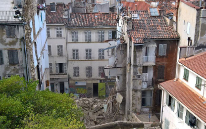 W Marsylii zawaliły się dwa budynki. Ratownicy wydobyli pierwszą ofiarę