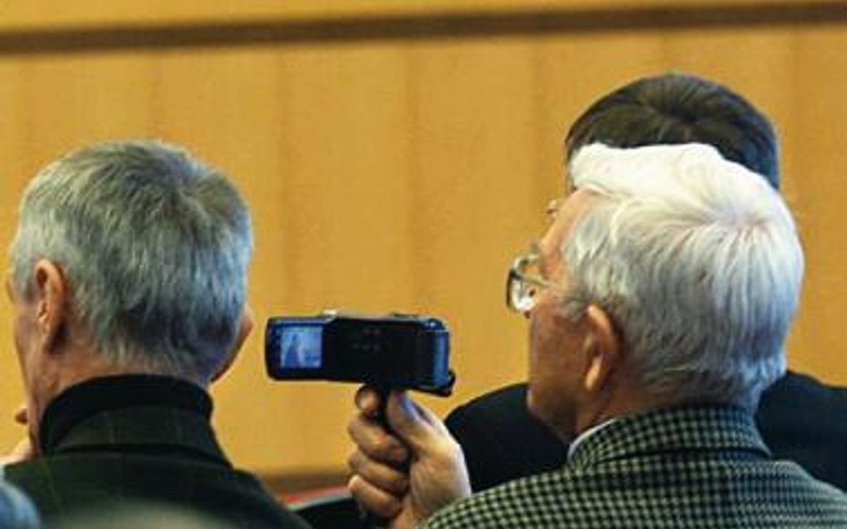 Trybunał Konstytucyjny uznał w lutym, że ustawa obniżająca emerytury byłym esbekom jest zgodna z ust