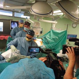 Robot pozwala na dokładniejszą implantację stawu biodrowego wraz użyciem technik miniinwazyjnych