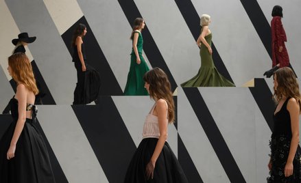 „Ubrania wciąż są lekkie, kobiece, projektowane tak, by można było je nosić. Inaczej sobie tego nie 