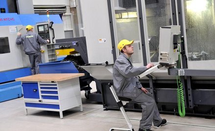 Wojewódzki Urząd Pracy w Warszawie podaje, że w 2010 r. takie granty trafiły do prawie 9 tys. osób, 