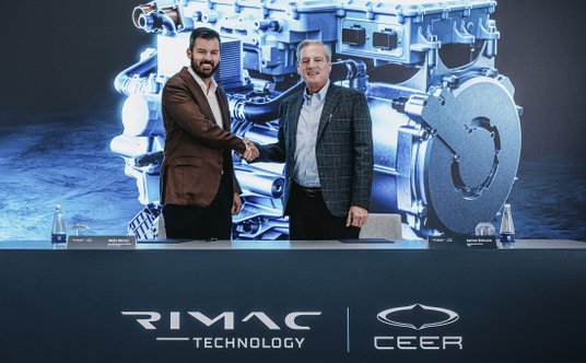 Mate Rimac, szef Rimac Technology i James DeLuca, szef marki Ceer