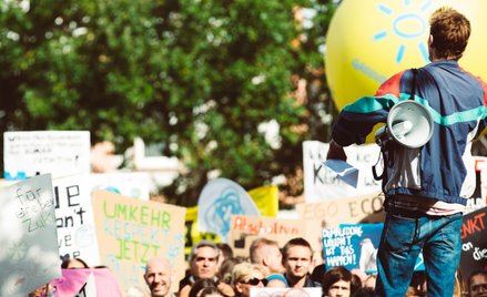 Bogactwo i nierówności szkodzą klimatowi jak CO2 i metan
