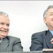 Bracia Kaczyńscy (na zdjęciu w 2002 r.) imienin nie świętowali nigdy. Za hucznymi urodzinami też nie