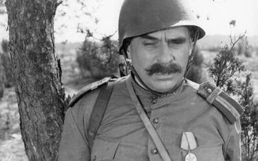 Janusz Kłosiński jako starszy sierżant Czernousow w "Czterech pancernych i psie".