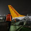Stambuł: Samolot zjechał z pasa startowego. Rozpadł się na drodze