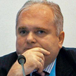 Biografia Matthiasa Warniga to dowód na to, że opłaciło się być posłusznym wykonawcą poleceń szefów,