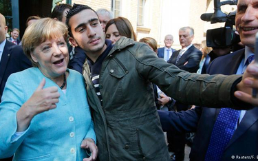 Słynne &amp;quot;selfie&amp;quot; Merkel z uchodźcą