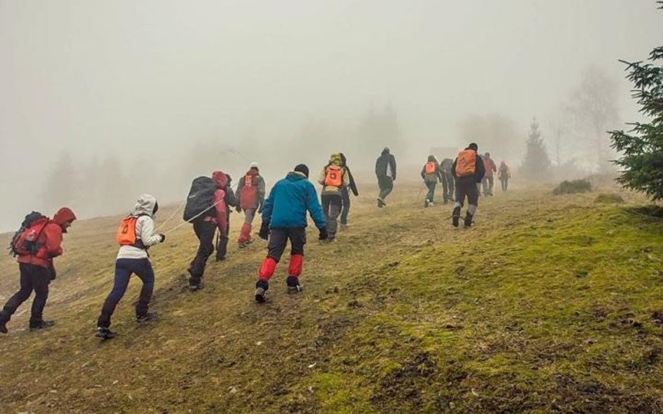 Wyjście w góry z przewodnikiem to mocne przeżycie dla niewidomych, ale też prowadzących ich wolontar