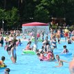 Mieszkańcy i turyści szukają ochłody na Kompleksie Rekreacyjnym Arkonka w Szczecinie
