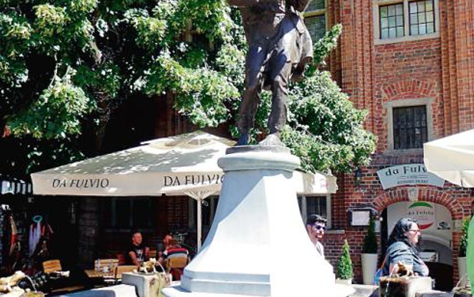 Fontanna z flisakiem w Toruniu nawiązuje do jednej z najpopularniejszych legend.