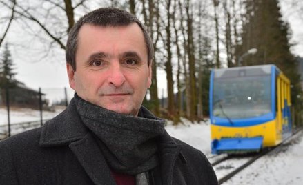 Janusz Ryś ma ponad 25-letni staż w zarządzaniu, sprzedaży i marketingu. Od 2014 r. jest prezesem PK