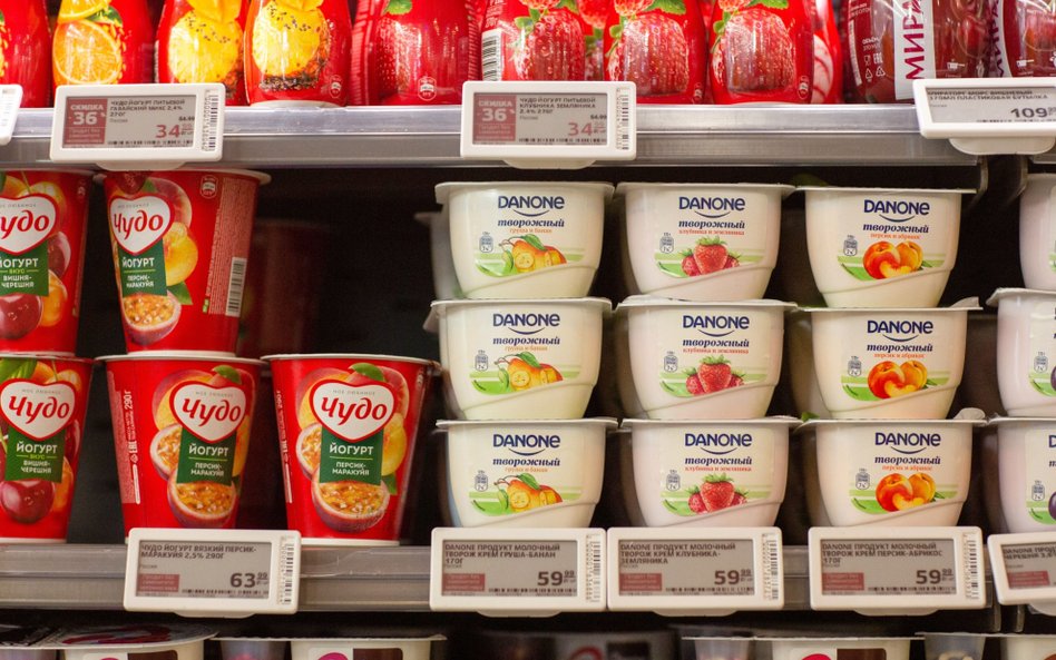 Danone opuszcza Rosję, ale jednak nie do końca