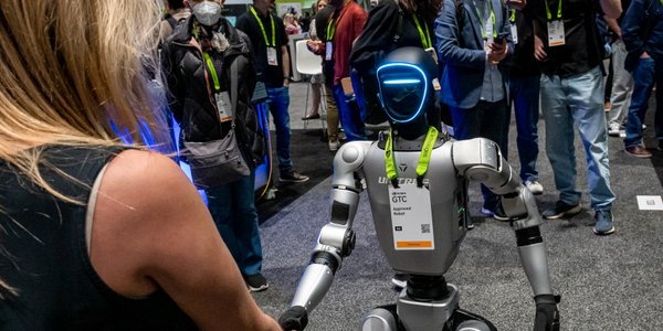 Chińczycy rzucają wyzwanie Tesli. Wchodzą do USA z humanoidalnymi robotami