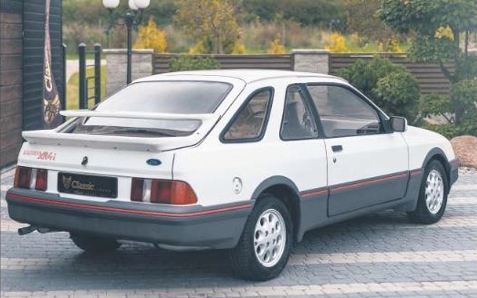 Model Sierra był poprzednikiem Mondeo i sprzedawano go od 1982 do 1994 r.