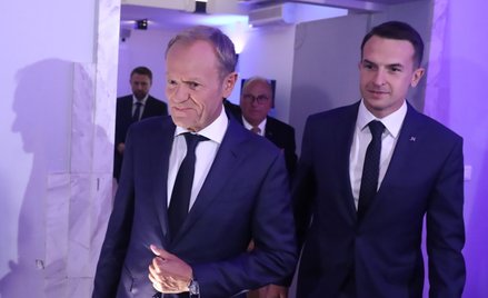 W sejmowych kuluarach krąży informacja, że Tusk będzie dążył w najbliższym czasie do „reintegracji” 