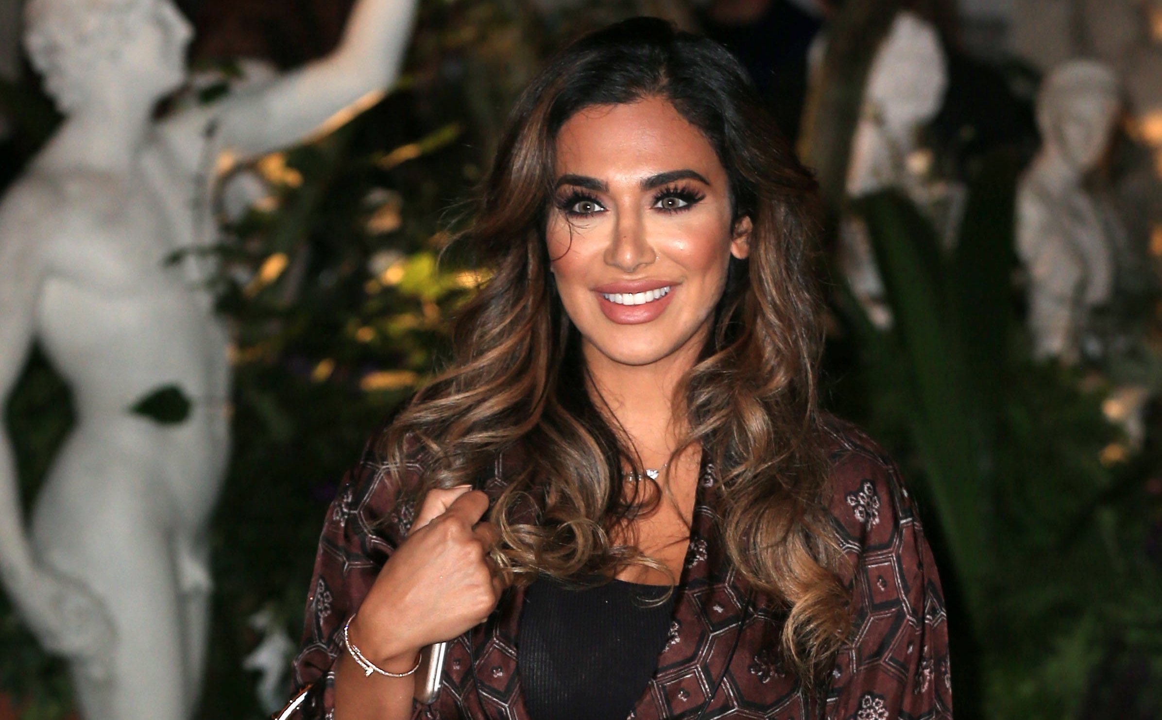 Huda Kattan, twórczyni marki Huda Beauty, odzyskała pełnię władzy w swoim imperium