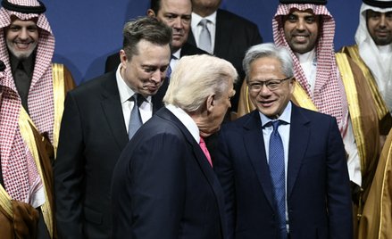 Jensen Huang (po prawej) ściśle współpracuje z Trumpem i wielokrotnie bywał w Białym Domu. Jego firm