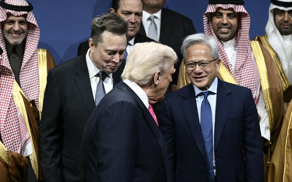 Jensen Huang (po prawej) ściśle współpracuje z Trumpem i wielokrotnie bywał w Białym Domu. Jego firm