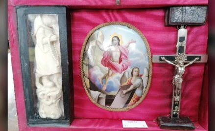 Zestaw łowcy wampirów na aukcji. Jest nawet miniaturowy pistolet