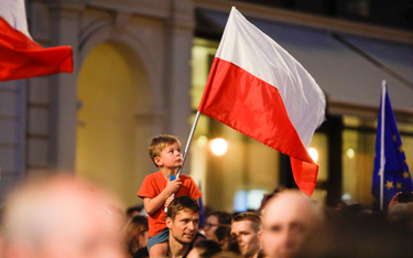 Aleksander Hall: Polacy mogą wyjść na ulice