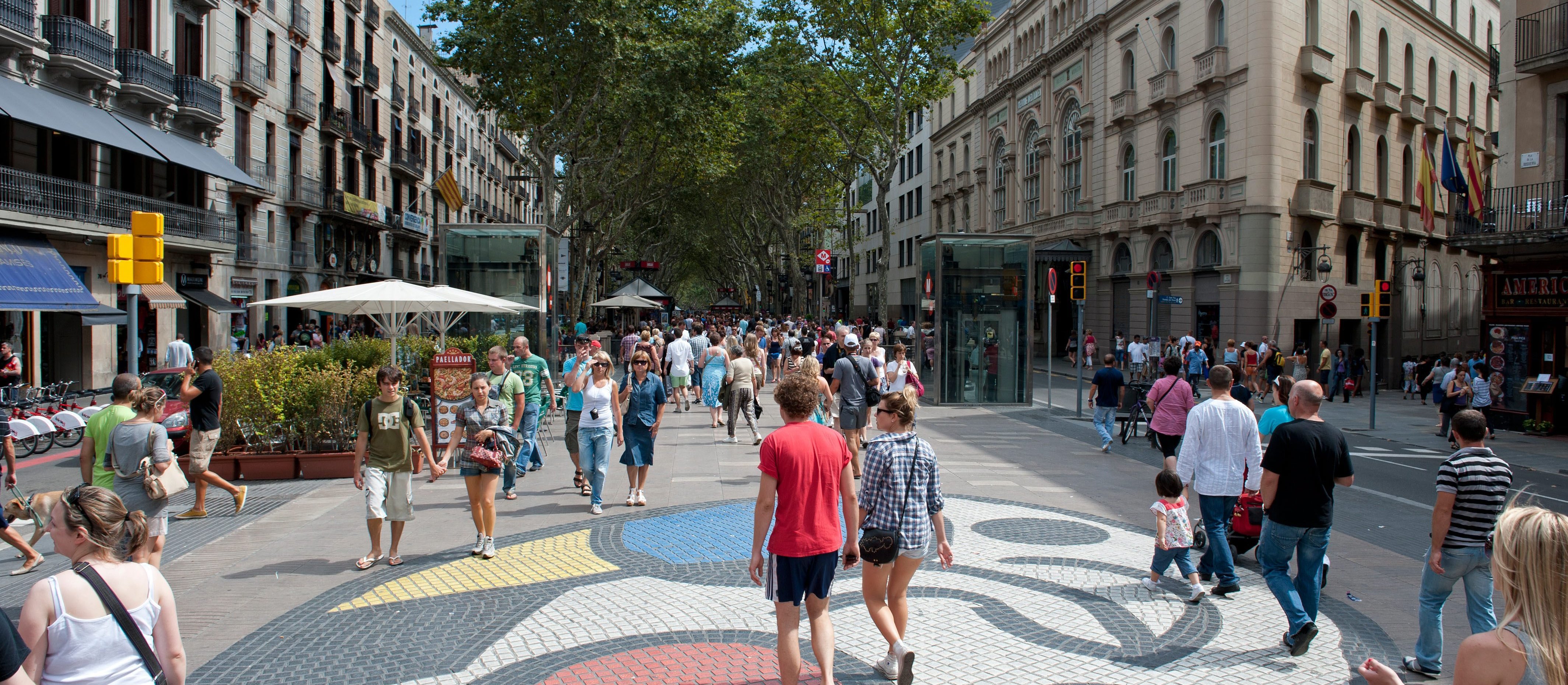 Katalonia podnosi podatek turystyczny. W Barcelonie goście zapłacą choćby 15 euro za noc