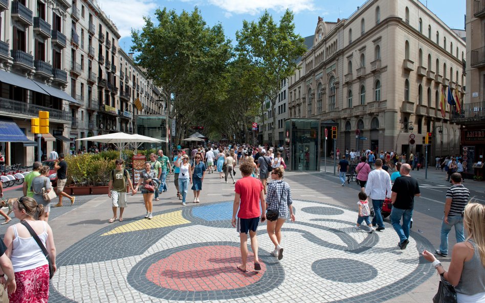 Katalonia podnosi podatek turystyczny. W Barcelonie goście zapłacą nawet 15 euro za noc