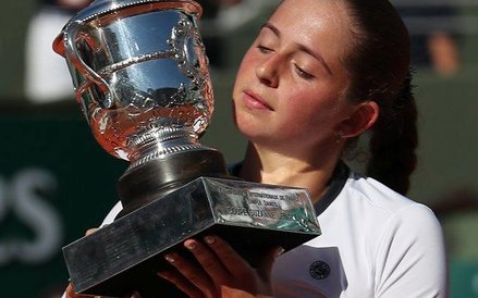 Jelena Ostapenko odniosła w Paryżu swój największy sukces.