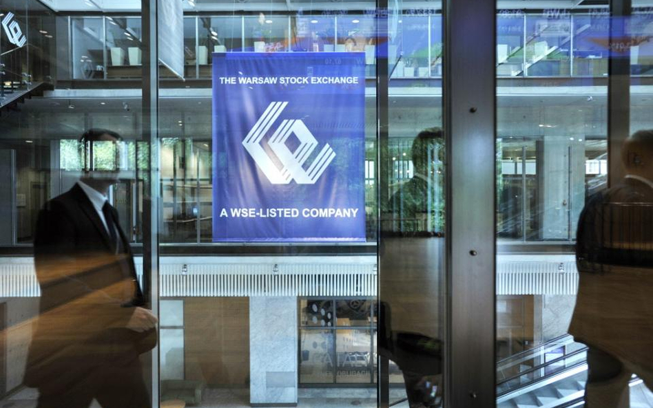 Po dziewięciu godzinach dość niewielkiego handlu, szeroki indeks warszawskiej giełdy odrobił 0,48 pr