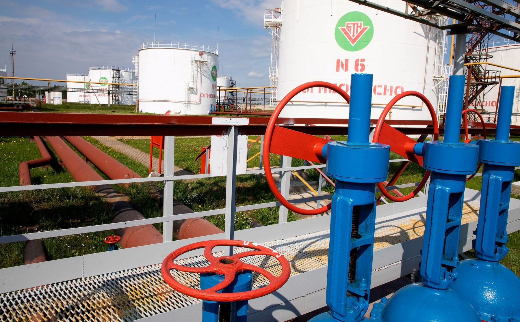 Naftociąg Przyjaźń stanął. Spokój na Słowacji, histeria na Węgrzech