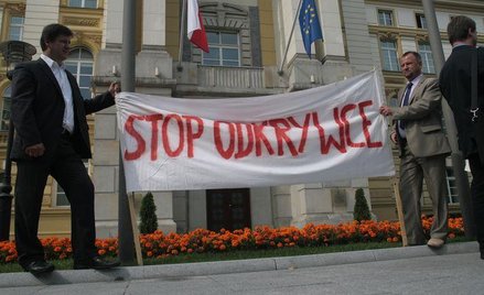 Pikieta samorządowców przed kancelarią premiera