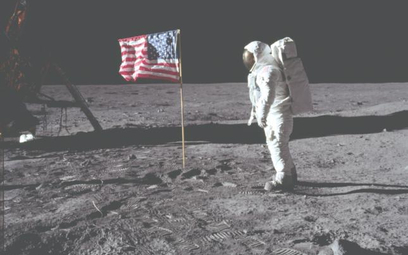 Rosjanie sprawdzą, czy Amerykanie wylądowali na Księżycu?