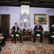 Prezes Gazpromu Aleksiej Miller, premier Rosji Dmitrij Miedwiediew, kandydat na prezydenta Ukrainy J
