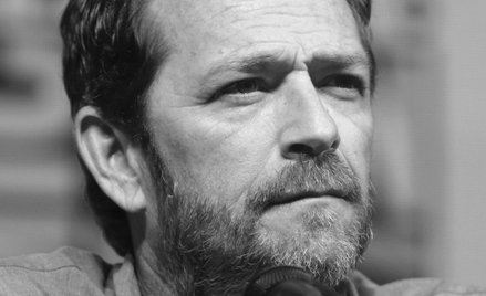 Luke Perry został pochowany w garniturze z grzybów
