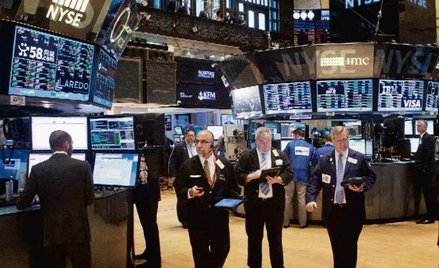 Na nowojorskiej giełdzie tamtejsze indeksy są coraz bliżej rekordowych pułapów z wiosny.