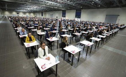 Do egzaminu na aplikację radcowską w Warszawie przystąpiło 937 osób