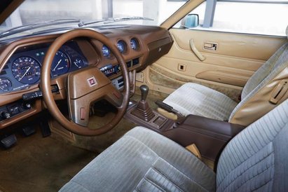 Datsun ma przebieg niespełna 112 000 mil (około 180 000 km). Był zawsze serwisowany i jest gotowy do