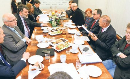 Uczestnicy debaty (od lewej): Maciej Orzechowski, Dariusz Hajdukiewicz, Krzysztof Romanowski, Anna S