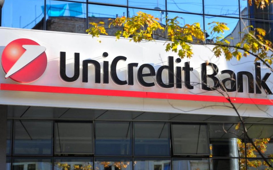 UniCredit zwiększy odpisy z powodu wirusa