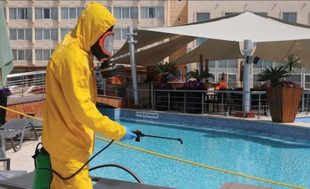 Egipt – hotele bez bufetów, za to z odkażaniem bagażu