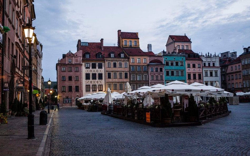 Koronawirus: Emilewicz podała datę otwarcia restauracji, salonów fryzjerskich i kosmetycznych