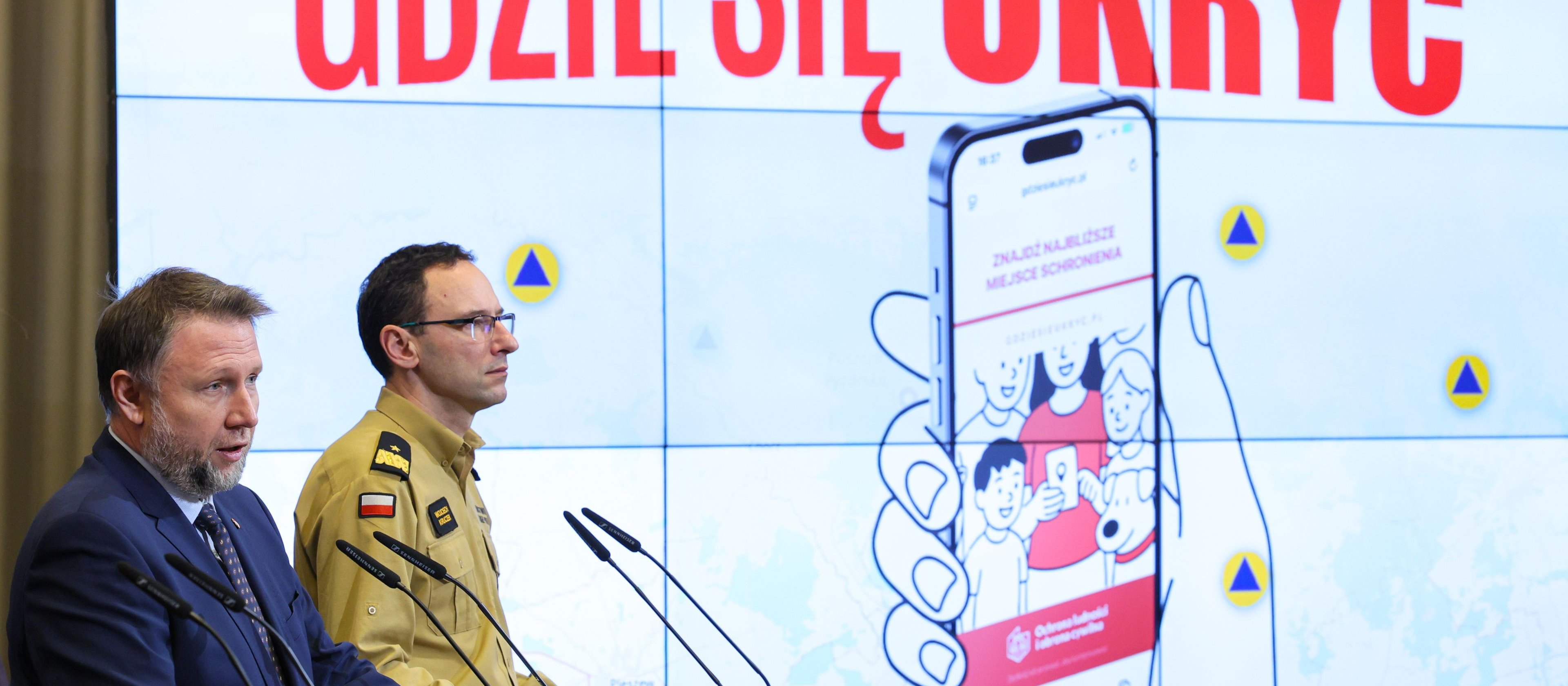 In the Gdziesieukryc.pl application, the government indicates places for 24 million Poles
