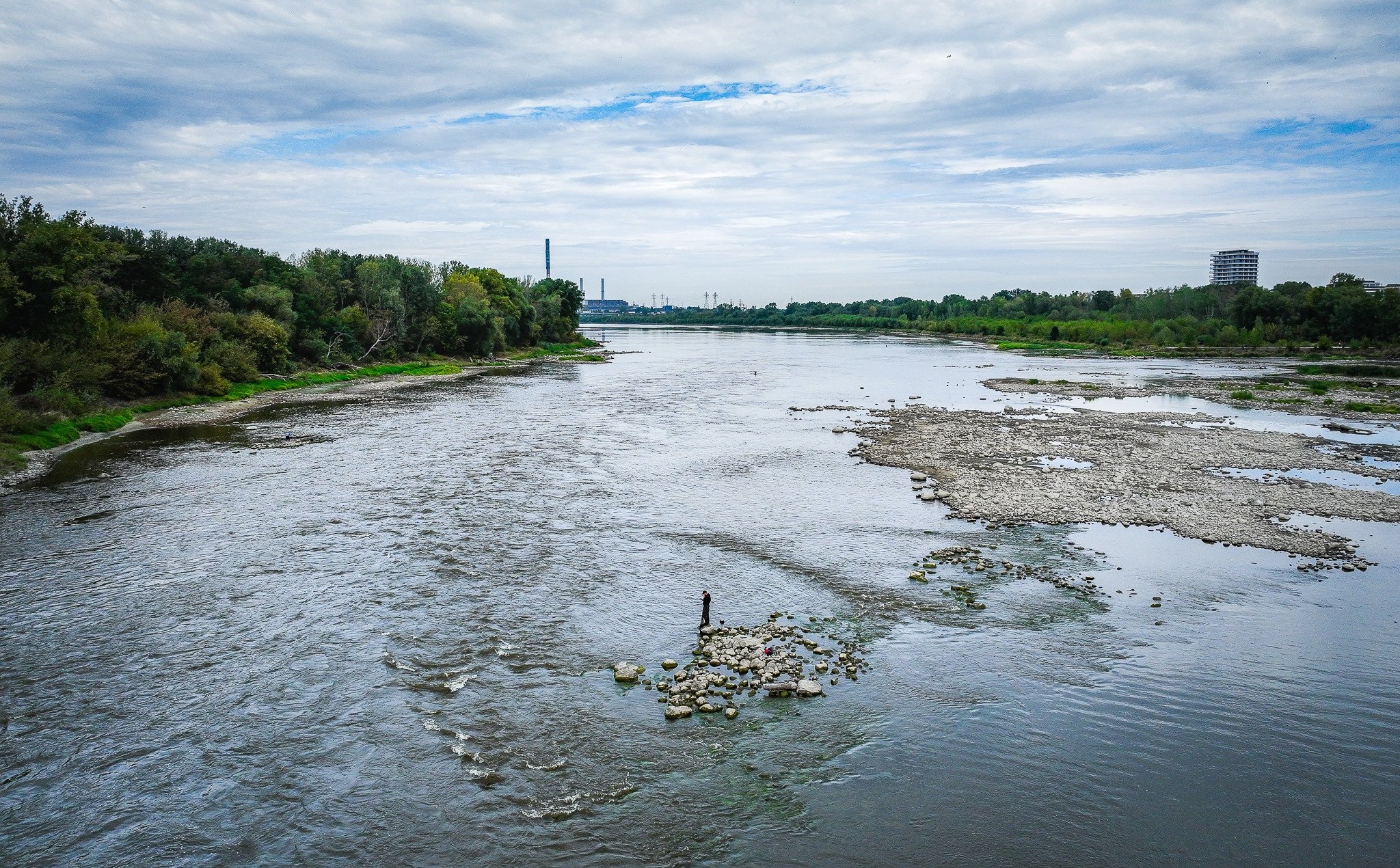 Wisła odbija od dna. Poziom wody rośnie. Prognozują „nawet” 18 centymetrów