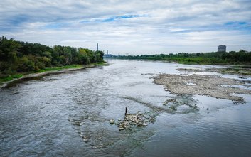 Dzięki ostatnim, lokalnym opadom deszczu, sytuacja na Wiśle zaczęła się poprawiać
