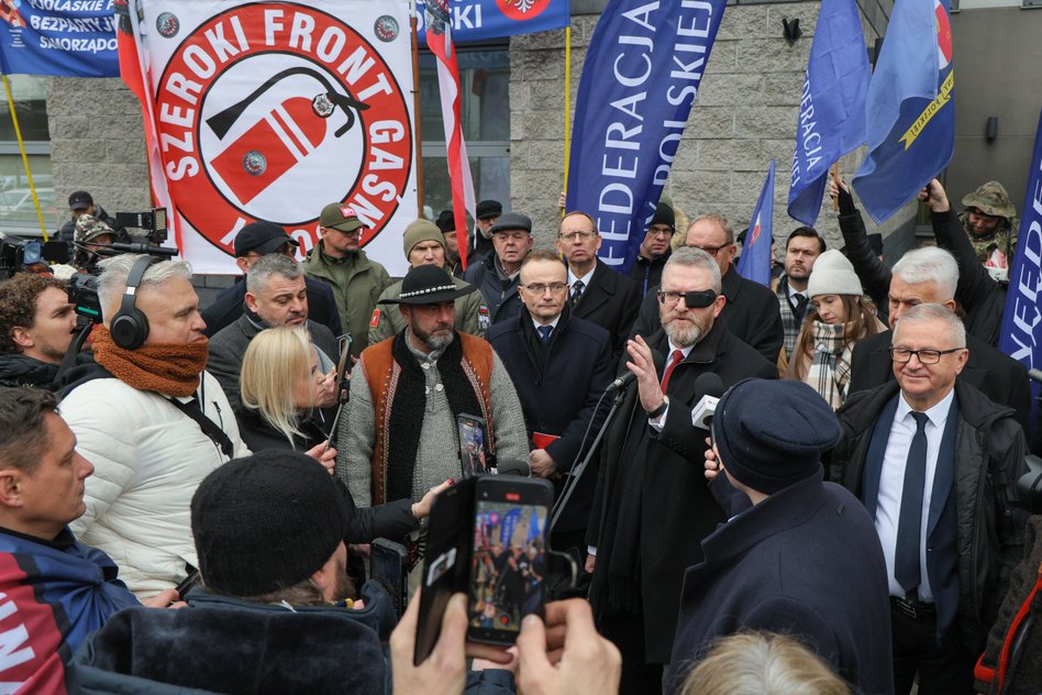 O dyskryminacji mężczyzn mówi m.in. ugrupowanie Grzegorza Brauna