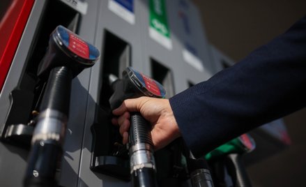 Ceny paliw na stacjach. Czy rząd Donalda Tuska powinien interweniować? [SONDAŻ]