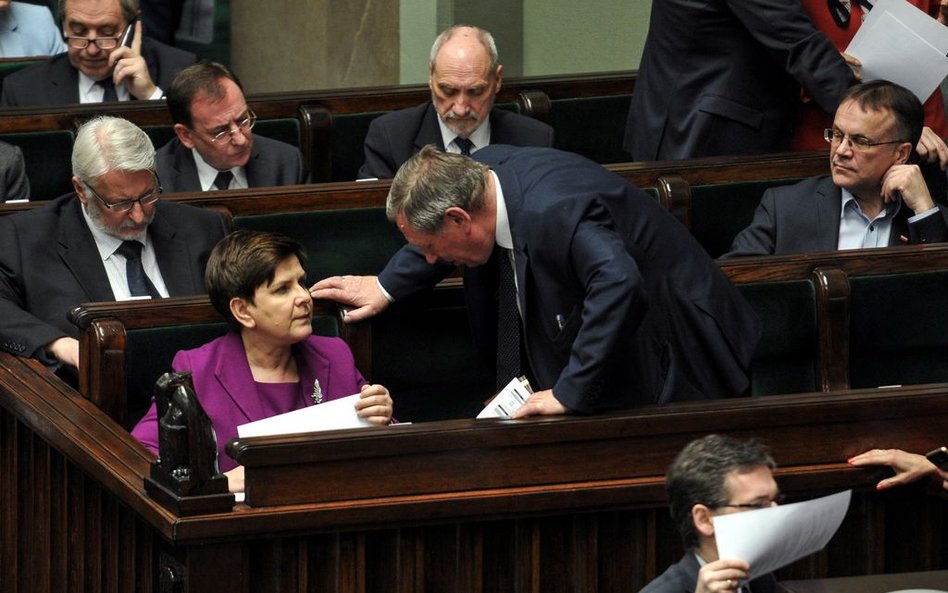 Sondaż Pollster: Maleje poparcie dla PiS
