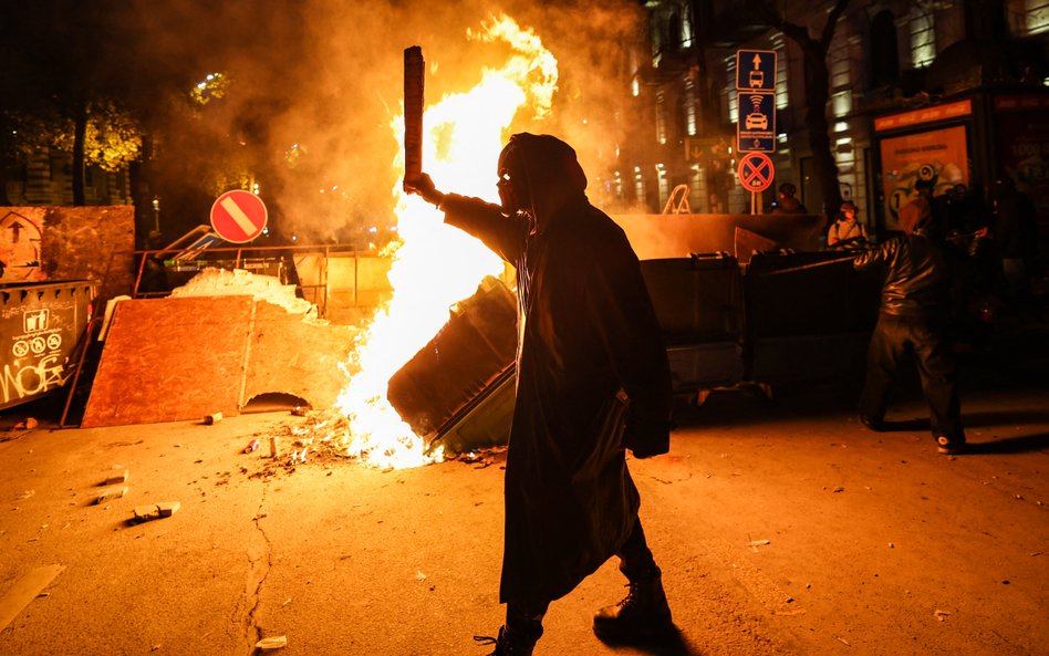 Gruzini nie śpią już od czwartku. Kraj żyje protestami, a lokalne media liczą zatrzymanych i rannych