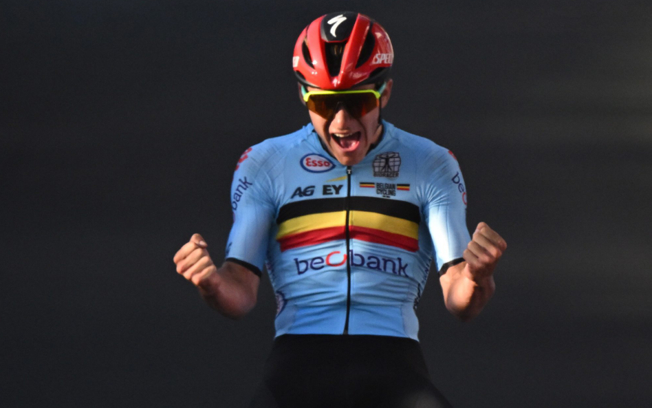 Remco Evenepoel zdobył swój drugi medal mistrzostw świata, bo kilka dni wcześniej był trzeci w jeźdz